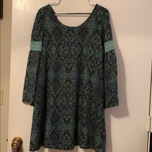 Green long sleeve Sun & Shadow dress.